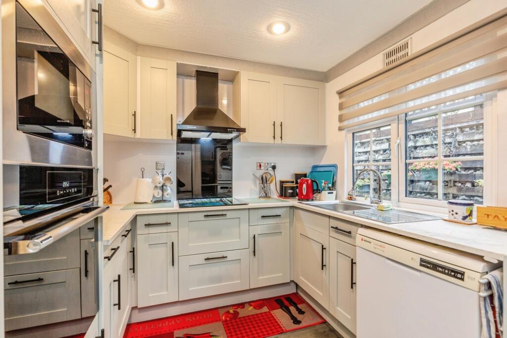 Two Acres Park, CLEVEDON, Avon, BS21 photo 5