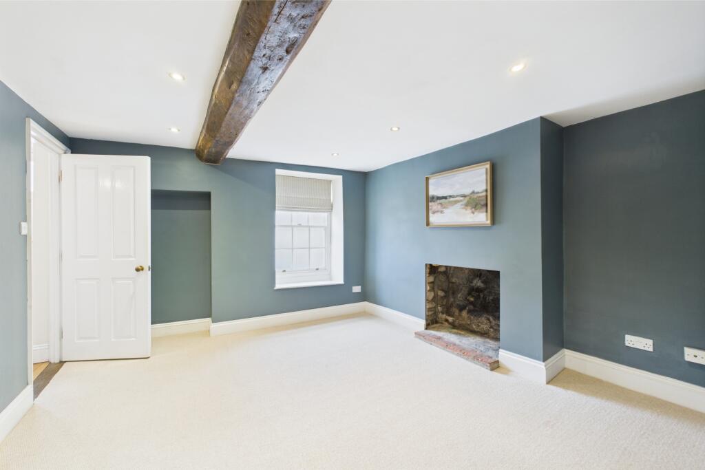 House in Peterborough, Oundle - More