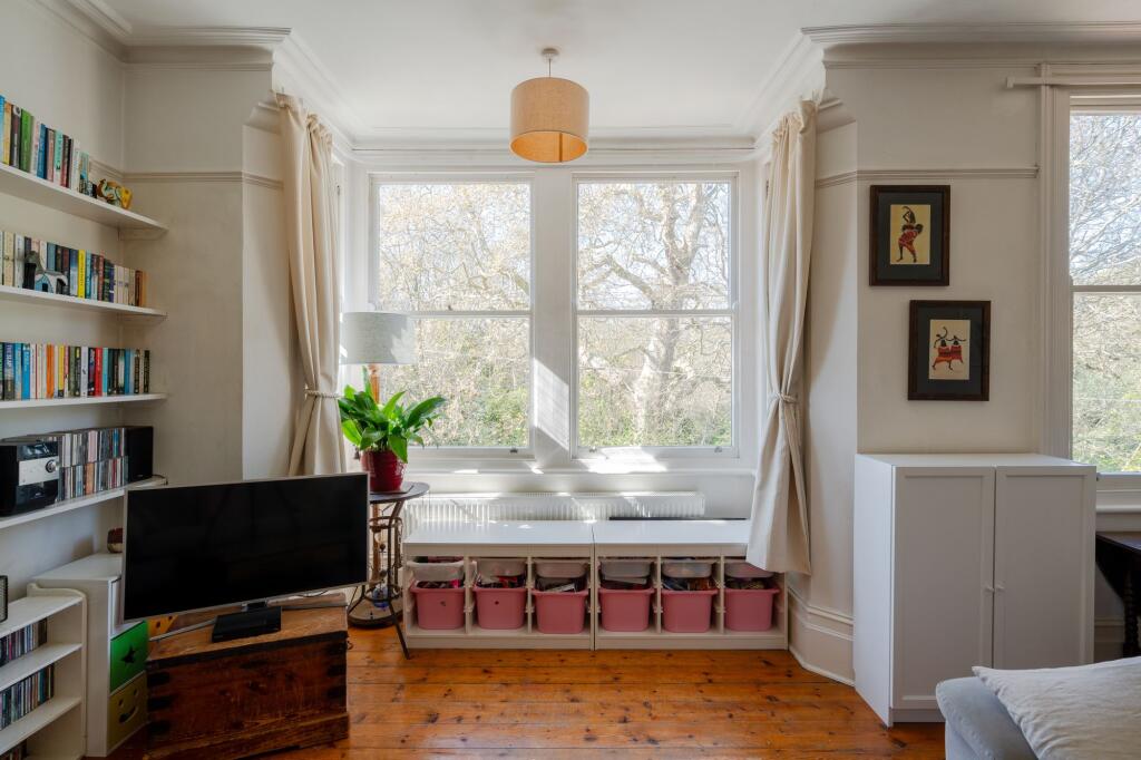 Apartment in London - View 5