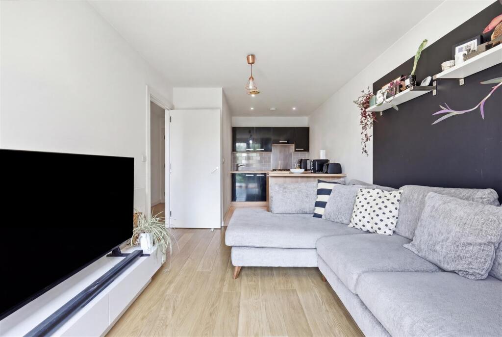 Apartment in London - View 3