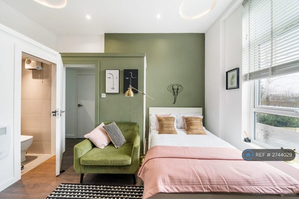 Main image of property: Oakfield Road, London, SE20