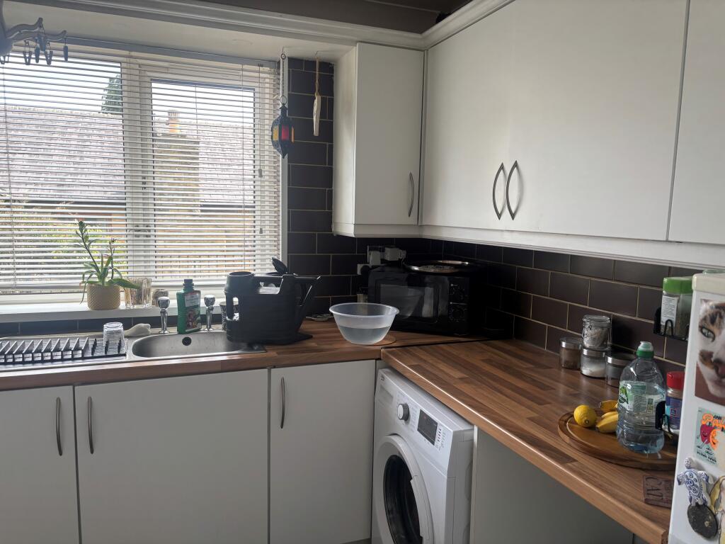 Apartment in Bradford, West Yorkshire - View 4