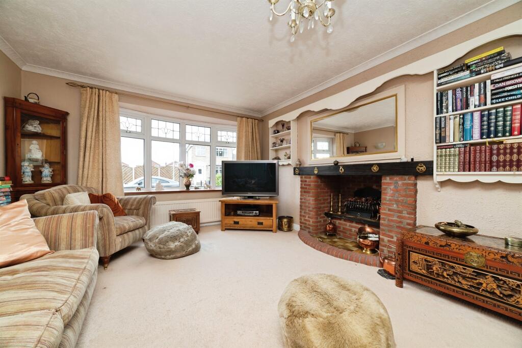 Cedarwood Drive, Hull - View 2