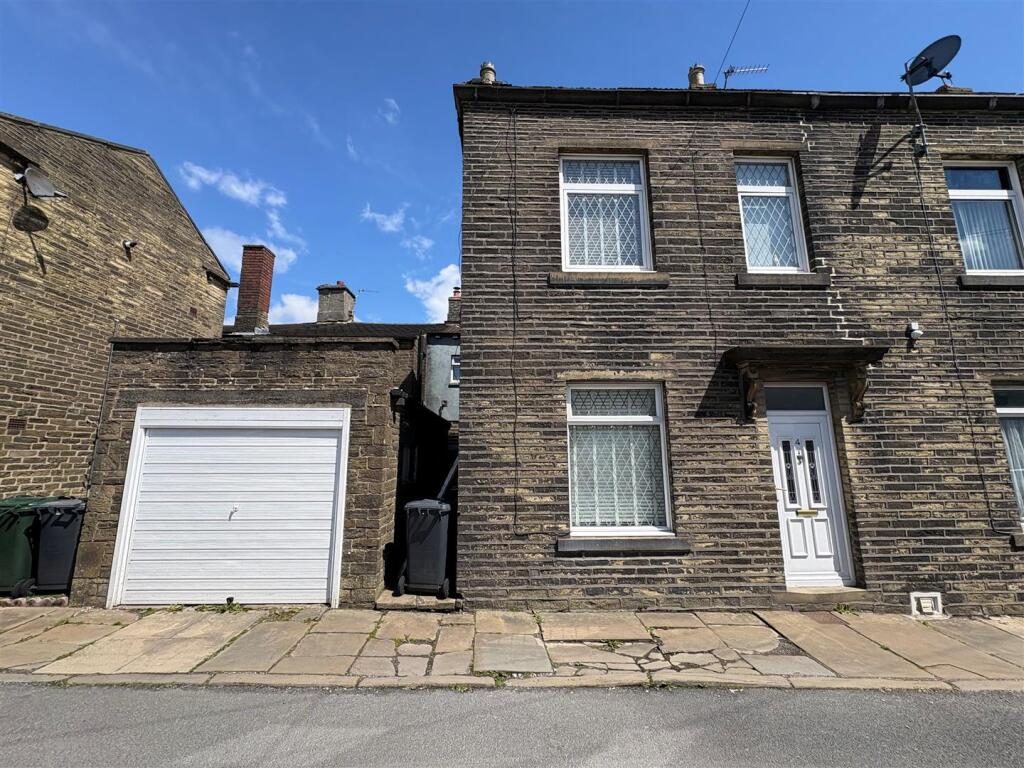 Main image of property: Commercial Street, Queensbury, Bradford