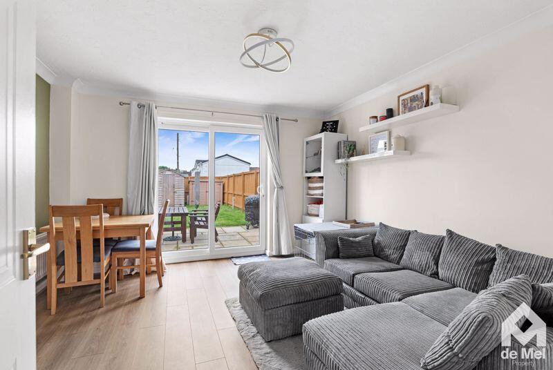 Chiltern Avenue, Bishops Cleeve photo 3