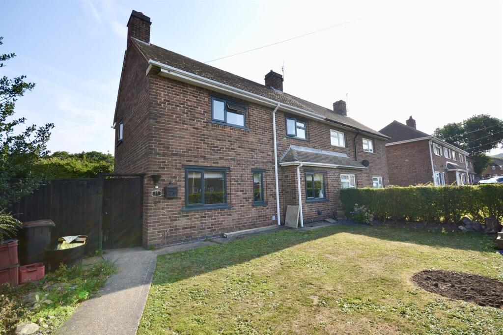 3-bed semi-detached on Peldar Place, Coalville, LE67, £225,000