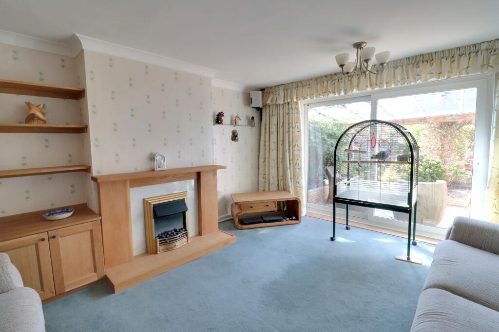 Haslar Crescent, Waterlooville photo 2