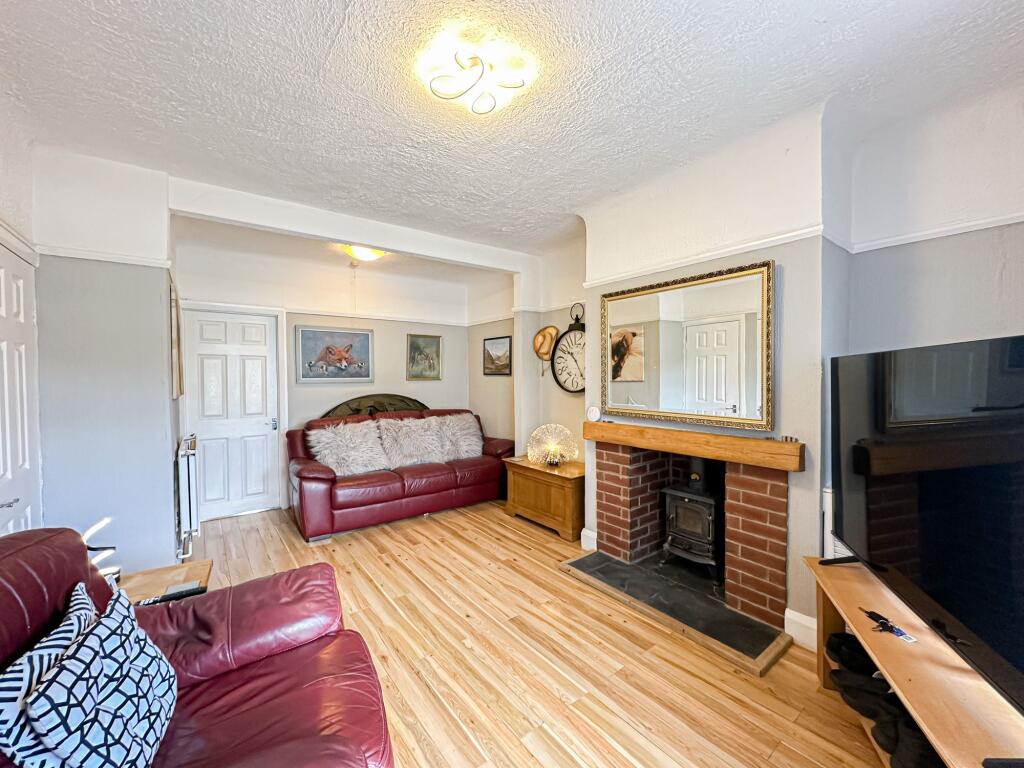 House in Heswall, Liverpool City Region - More