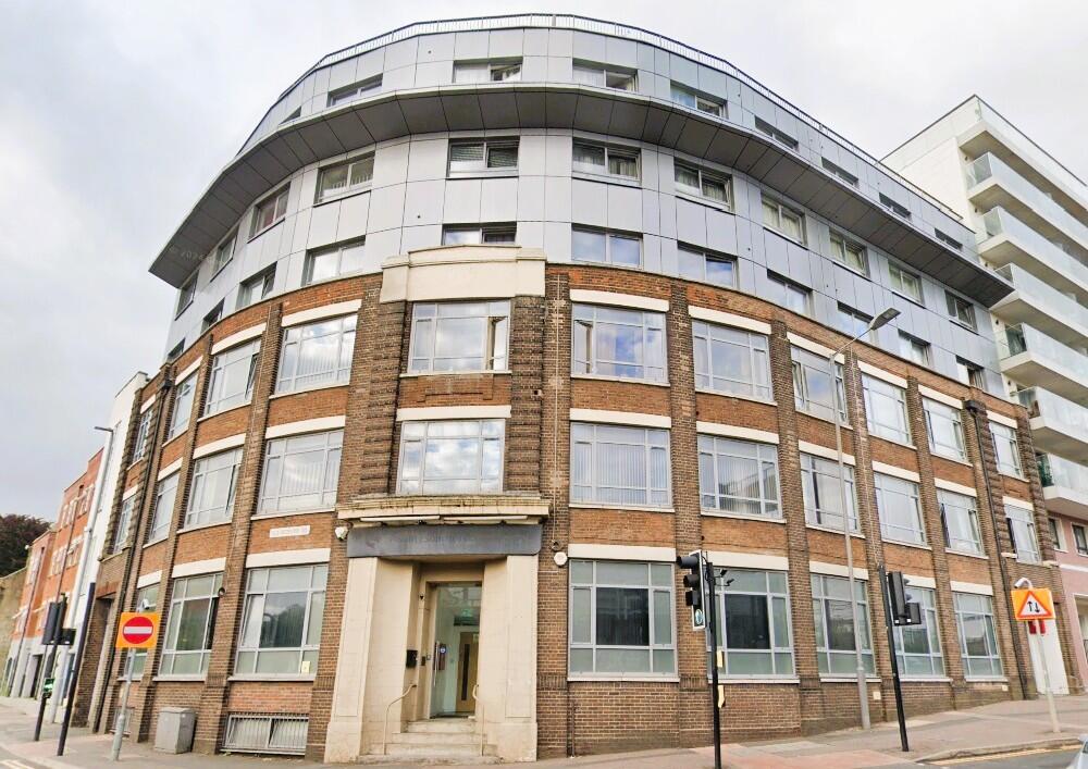 Main image of property: 146 Midland Road, Town Centre, Luton, LU2