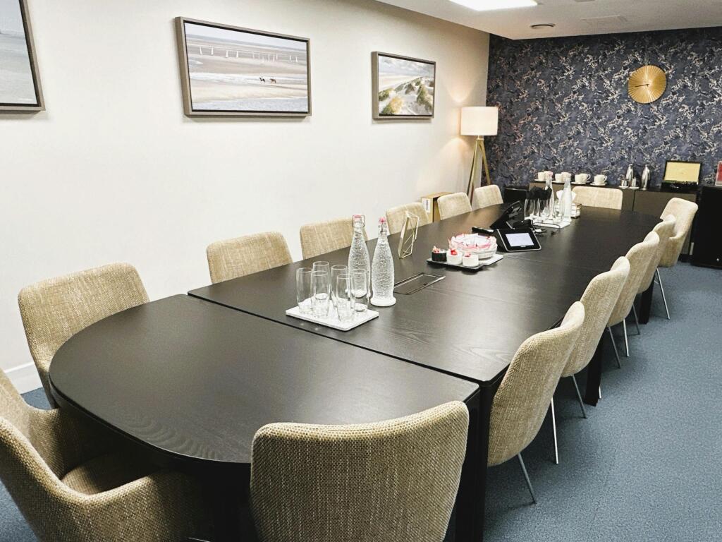 60 Petty France, London SW1H 9EU - meeting room.jpg
