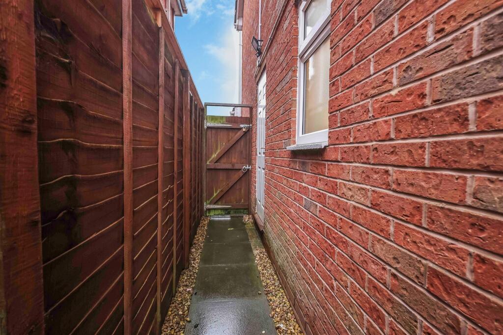 Additional image 18 of Macdonald Close, Tividale, OLDBURY