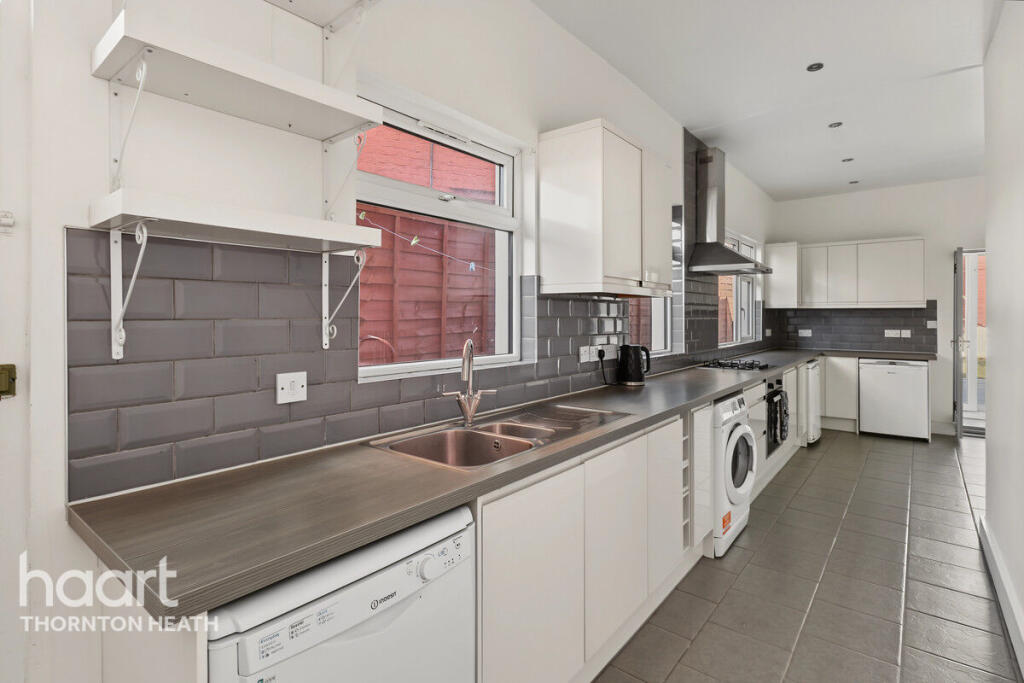 House in Croydon - View 5