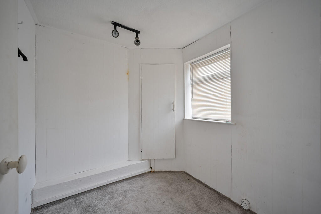 House in South Staffordshire, Great Wyrley - More