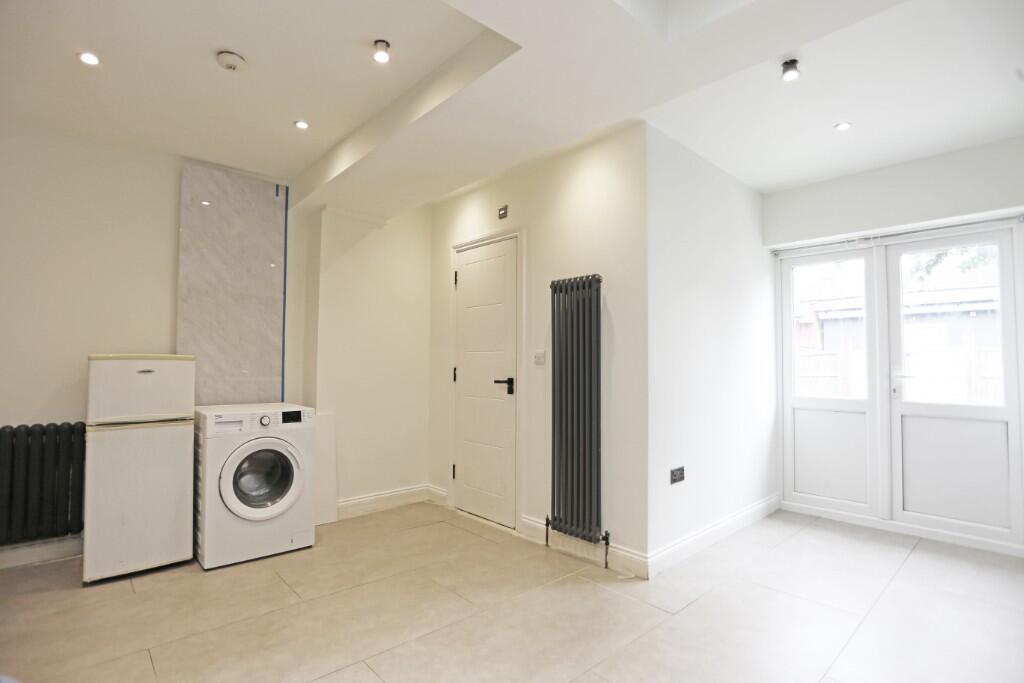 Kingston Road, Ilford, London, IG1 - View 4