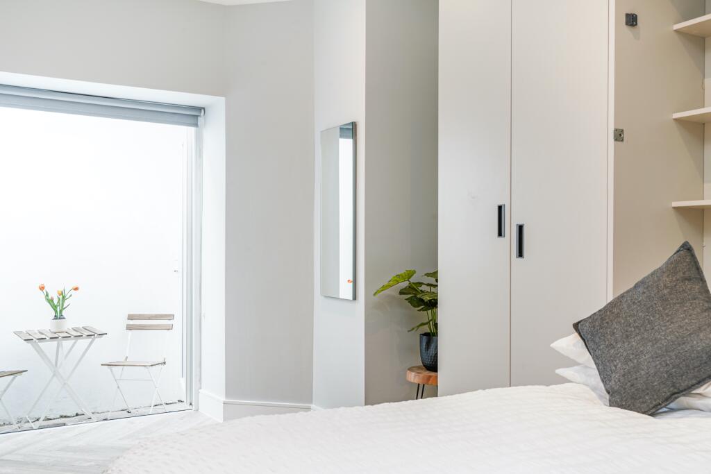 Apartment in London - View 5