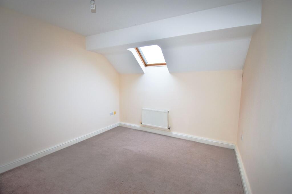 Apartment in Hull - View 5
