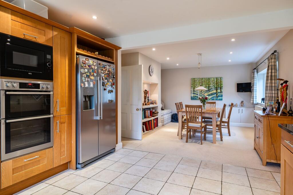 House in Tandridge, Woldingham - View 5