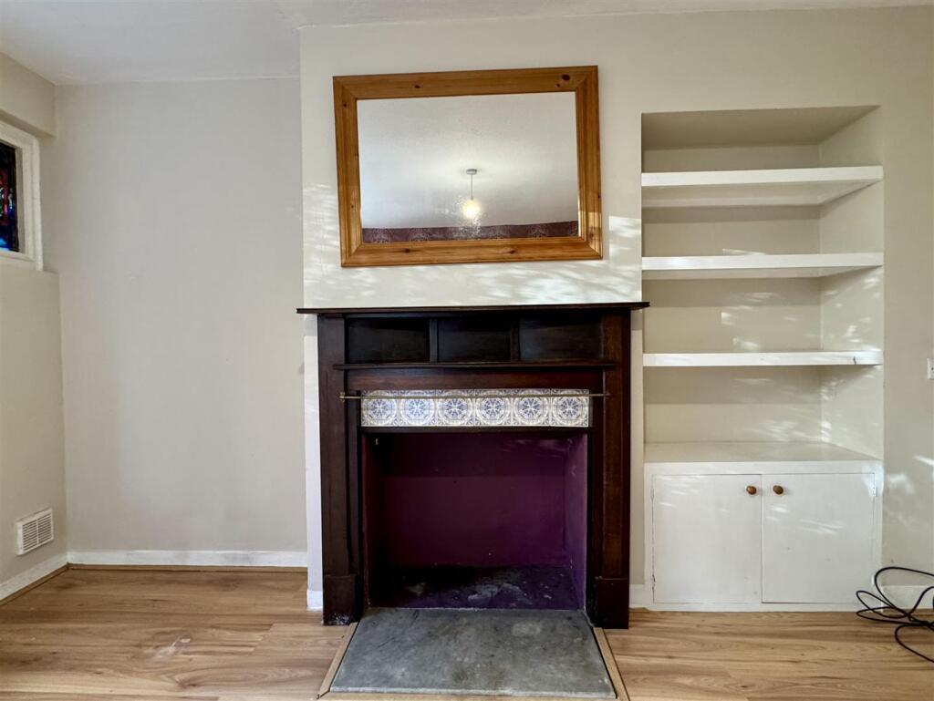 House in Newport, Chepstow - More