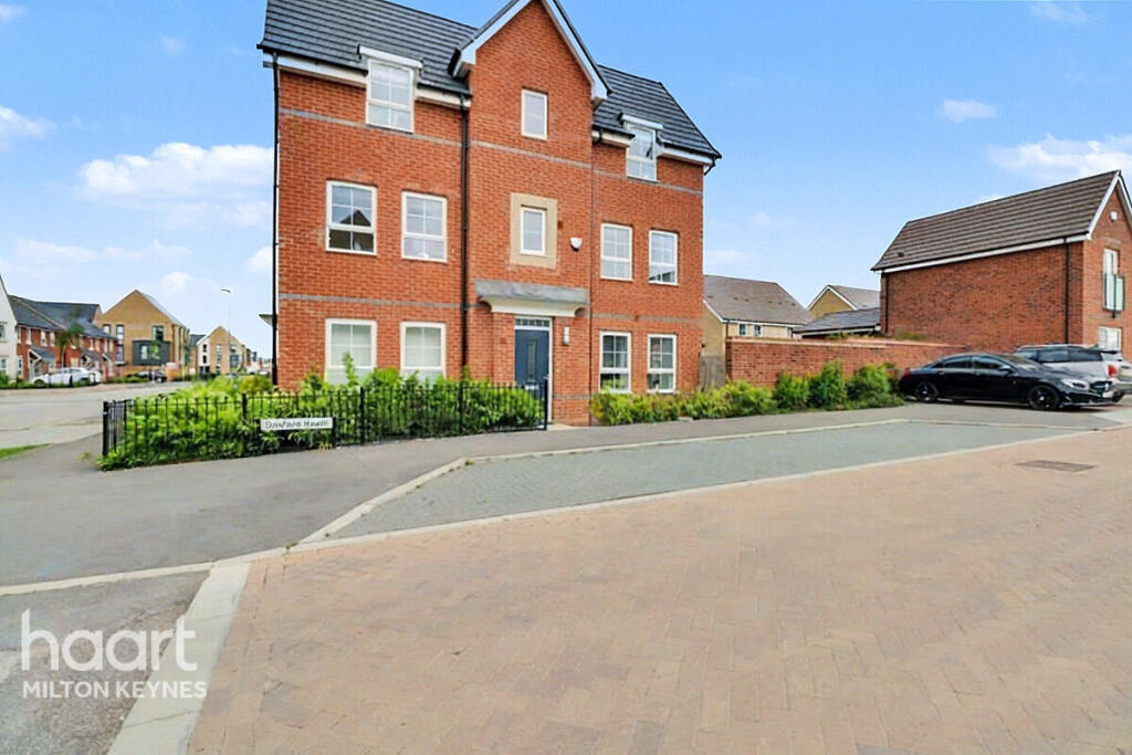 4-bed semi-detached on Doxford Heath, Milton Keynes, £400,000