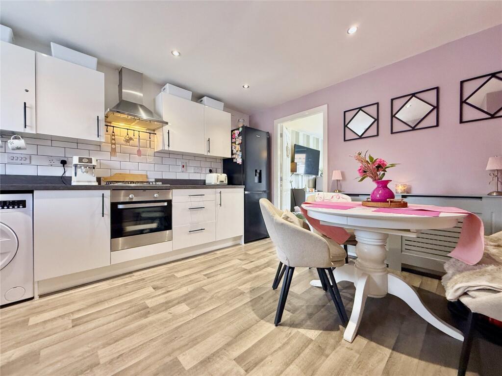 Salthouse Drive, Kew, PR8 photo 2
