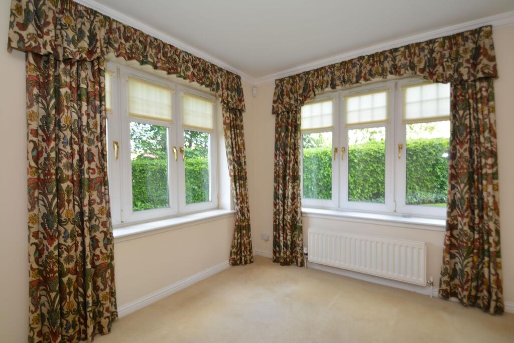 8a Hazelden Park, Muirend, Glasgow, G44 3HA photo 4