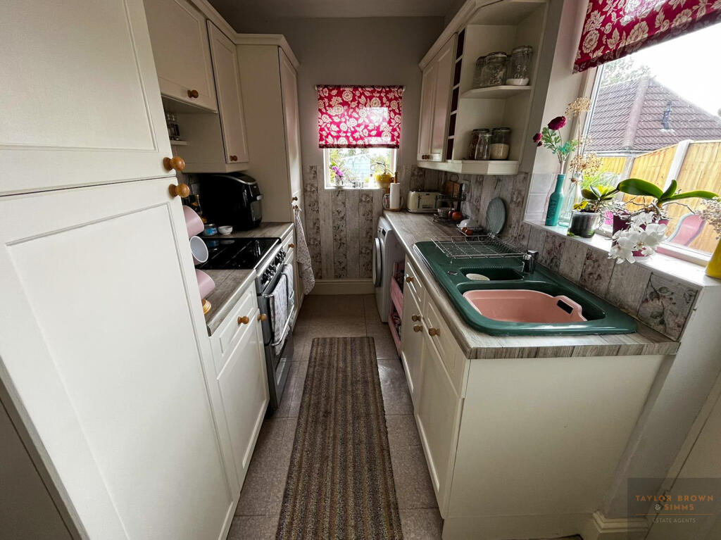 House in Amber Valley, Heanor and Loscoe CP - More