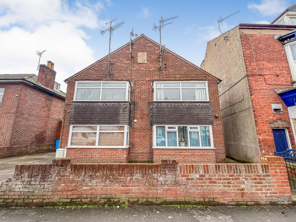 Main image of property: Flat 5
168 Quay Road, Bridlington, YO16 4JE