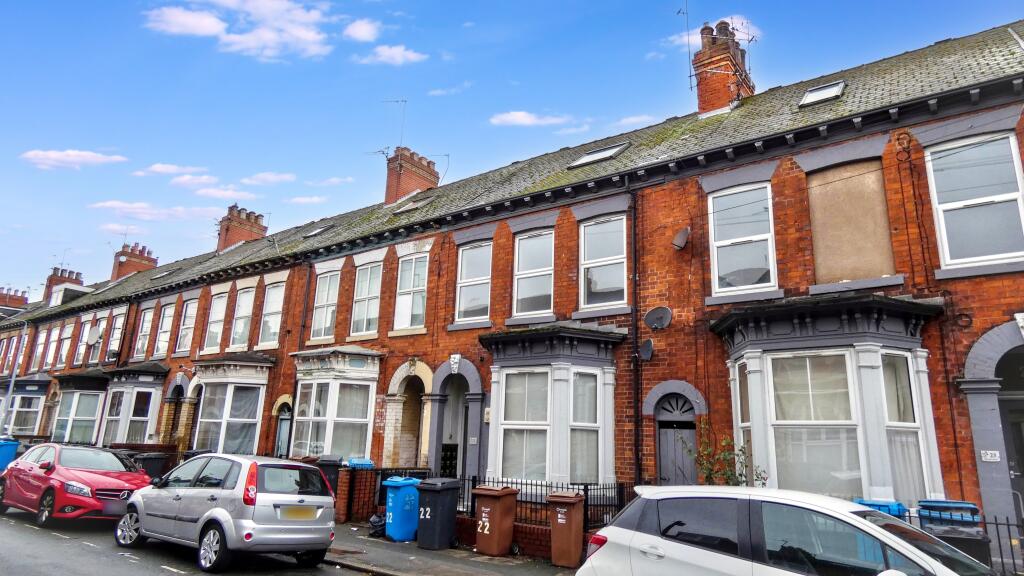 Main image of property: Flat 2, 22 Morpeth Street, Springbank, Hull, HU3 1RG