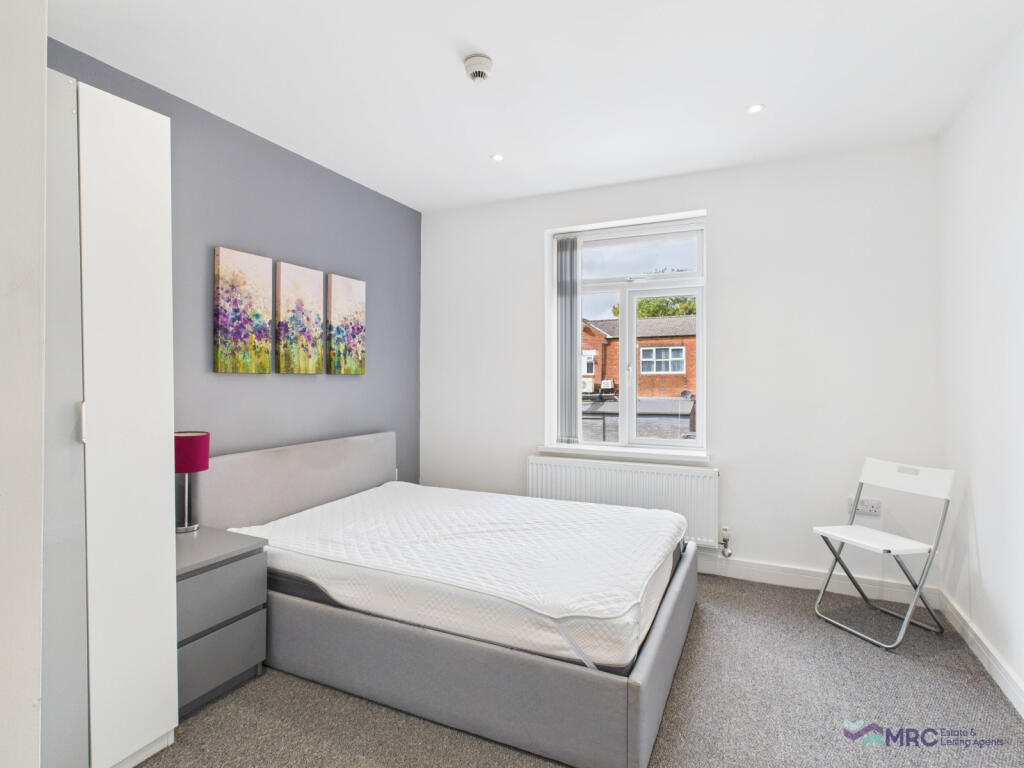 Main image of property: Room 3, Park Grove, Hull, HU5