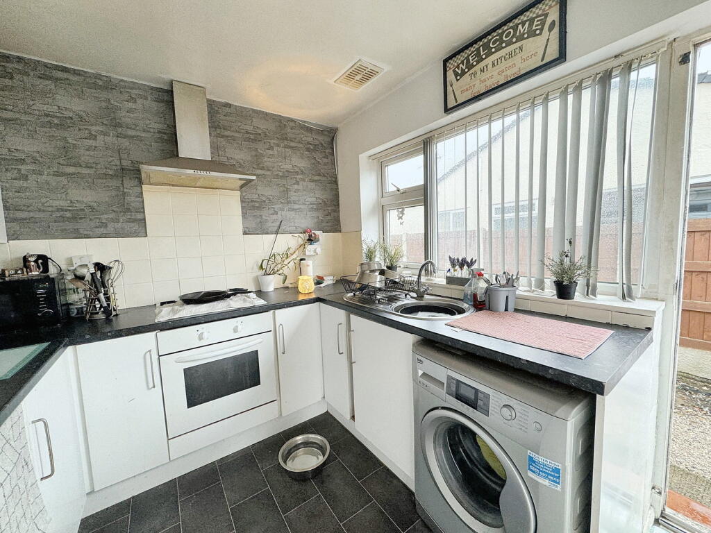 Llys Madoc, Towyn, Conwy, LL22 9NH photo 3