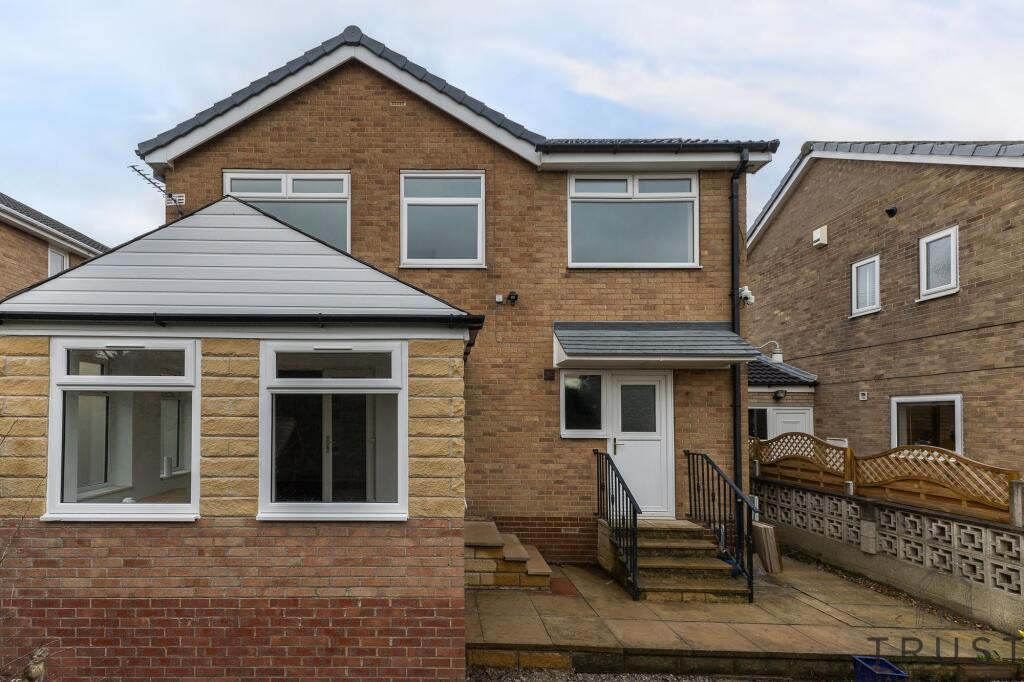 House in Wakefield - View 2