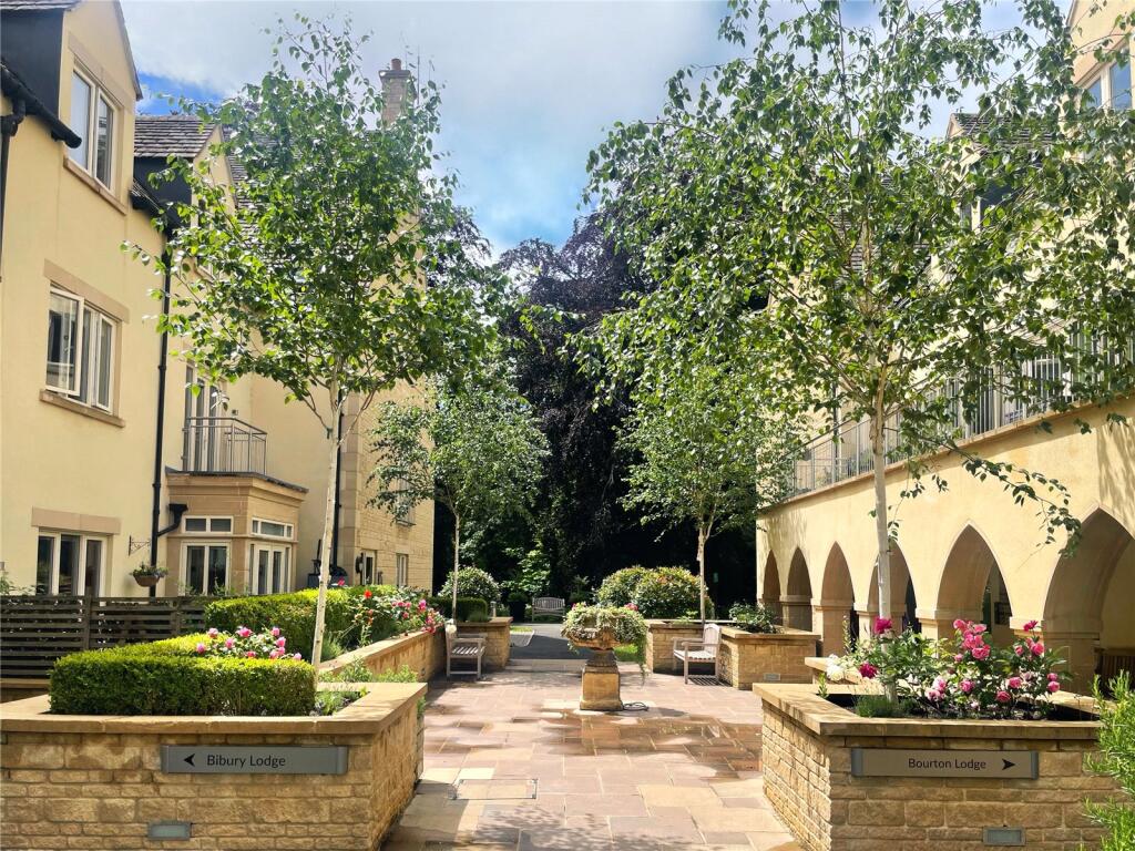 Stratton Place, Stratton, Cirencester, Gloucestershire, GL7 - View 4