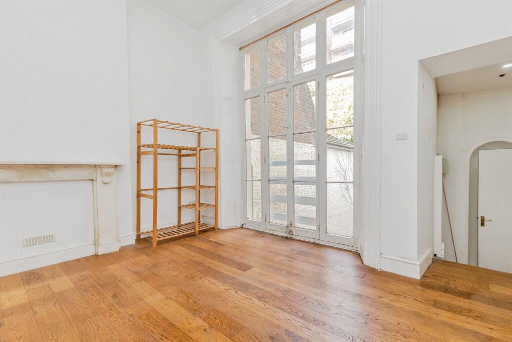 Apartment in Hastings, East Sussex - View 3