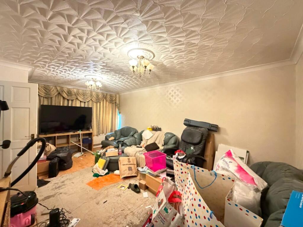 House in Romford - View 2