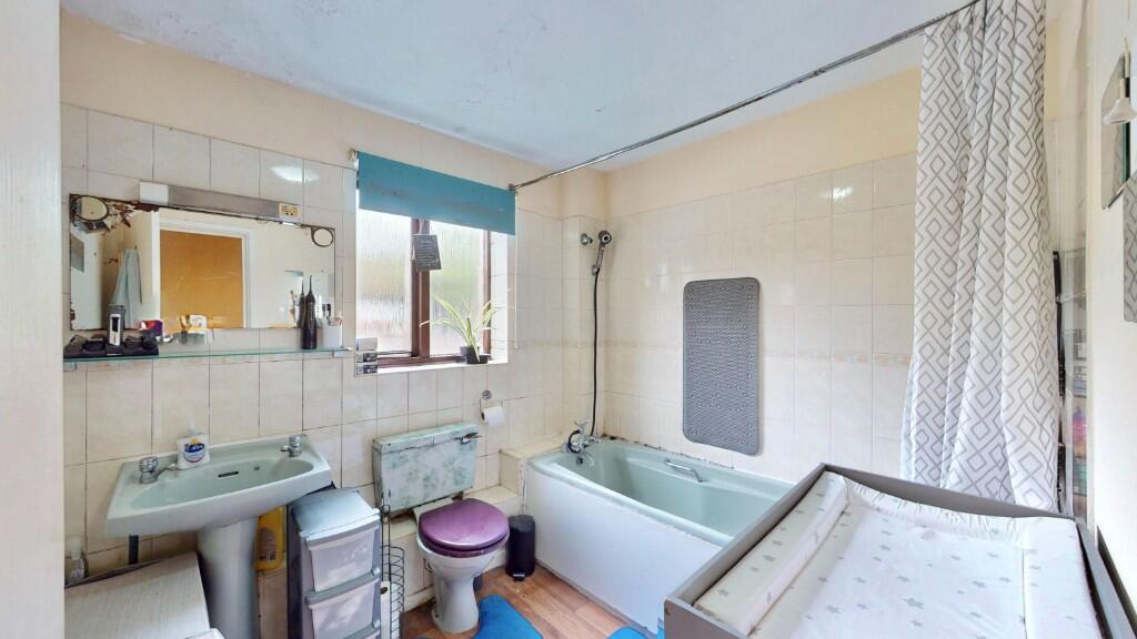 House in Southall - View 5
