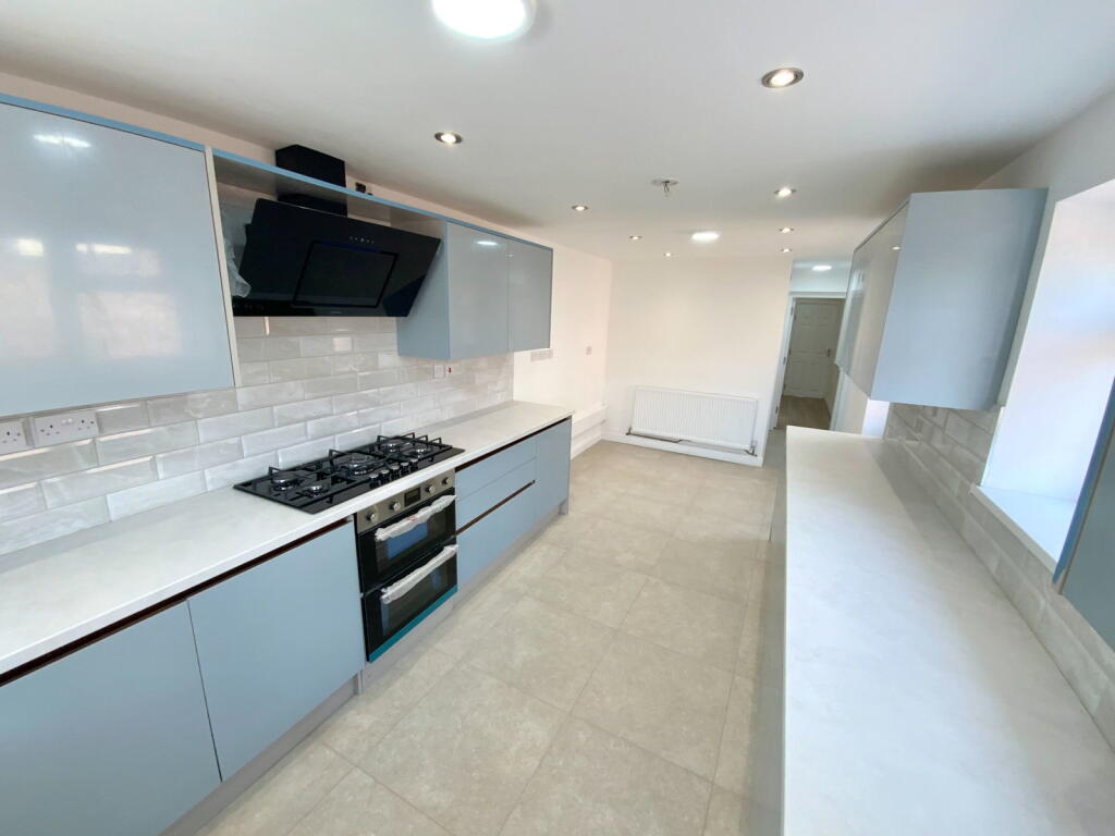 House in Dudley, West Midlands - View 3