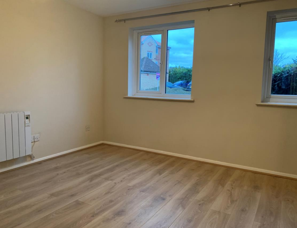Apartment in Watford, Hertfordshire - View 4