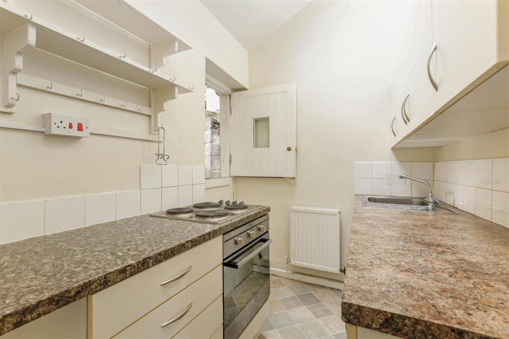 Pooles Lane, Selsley photo 4