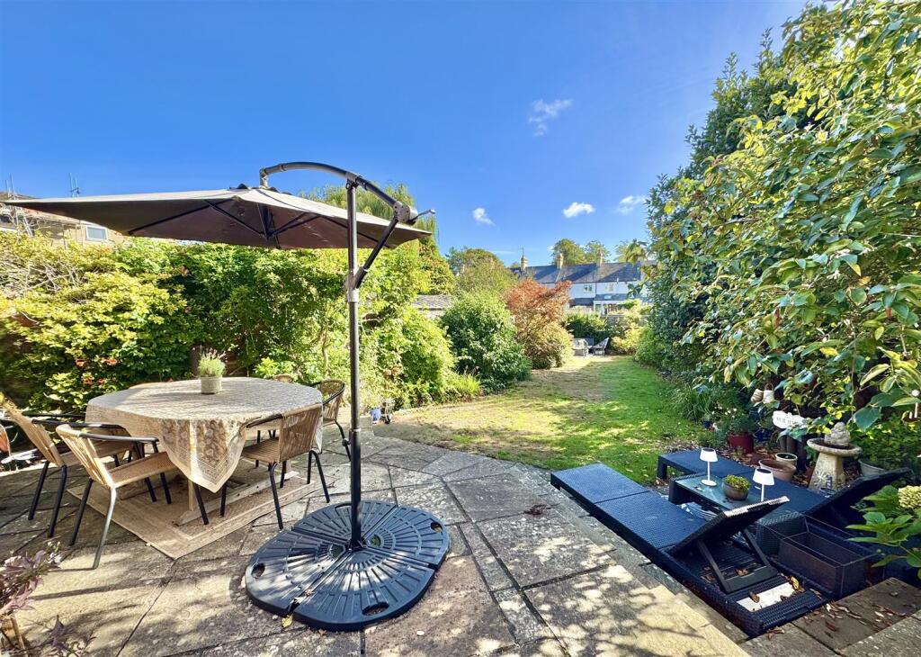 House in Gloucester - View 4