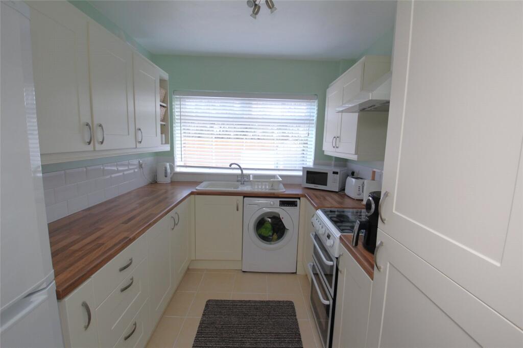 Thornbury Close, Fareham, Hampshire, PO14 photo 4