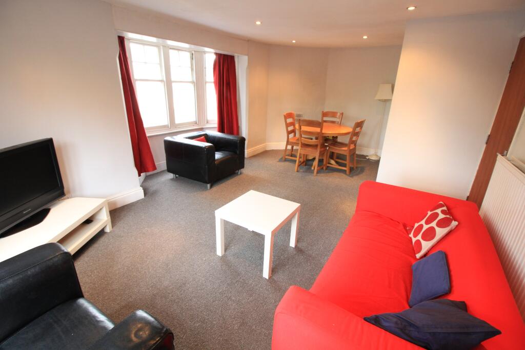 Apartment in Nottingham, Carrington - View 2