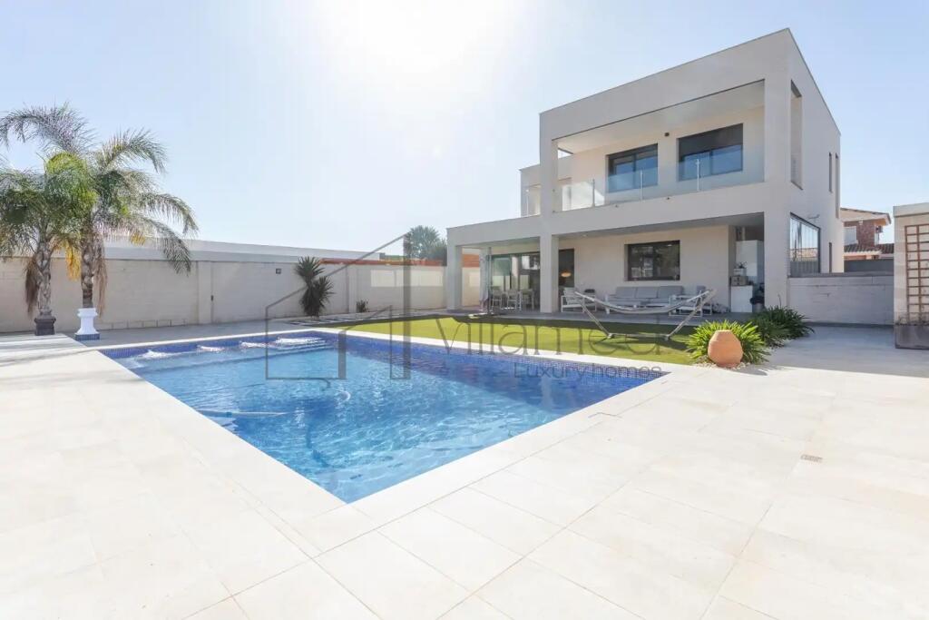 Main image of property: Valencia, Valencia, L`Eliana