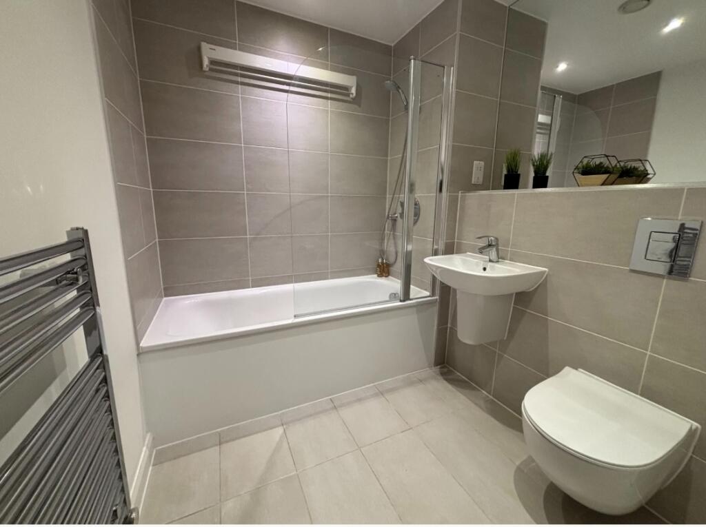 Apartment in Watford - View 5