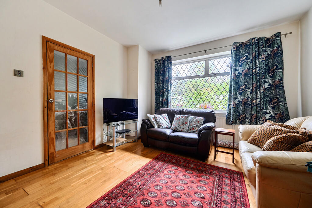 House in London, Ickenham - View 3