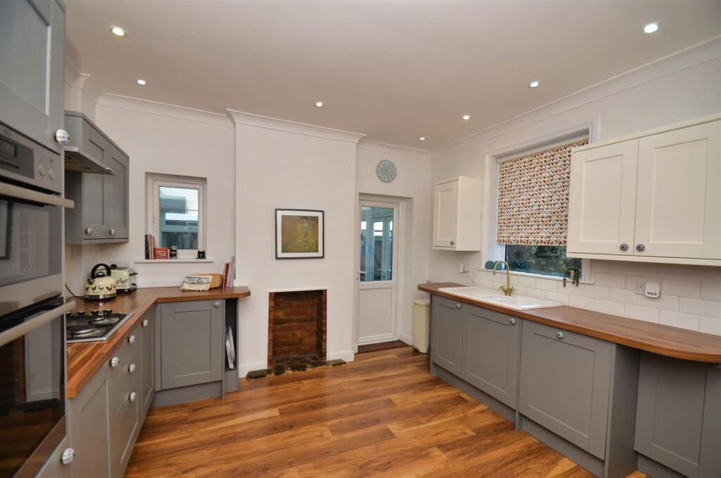 House in Ryde, Swanmore - View 3