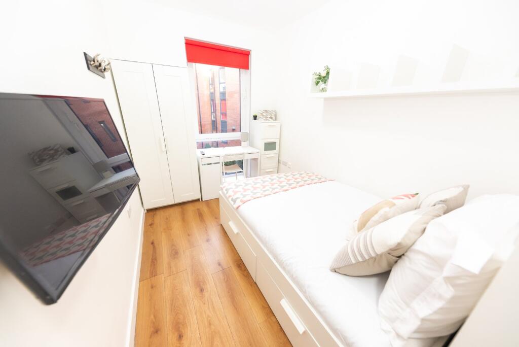 Main image of property: The Junction, 2 Seymour St, Liverpool, Merseyside, United Kingdom, L3