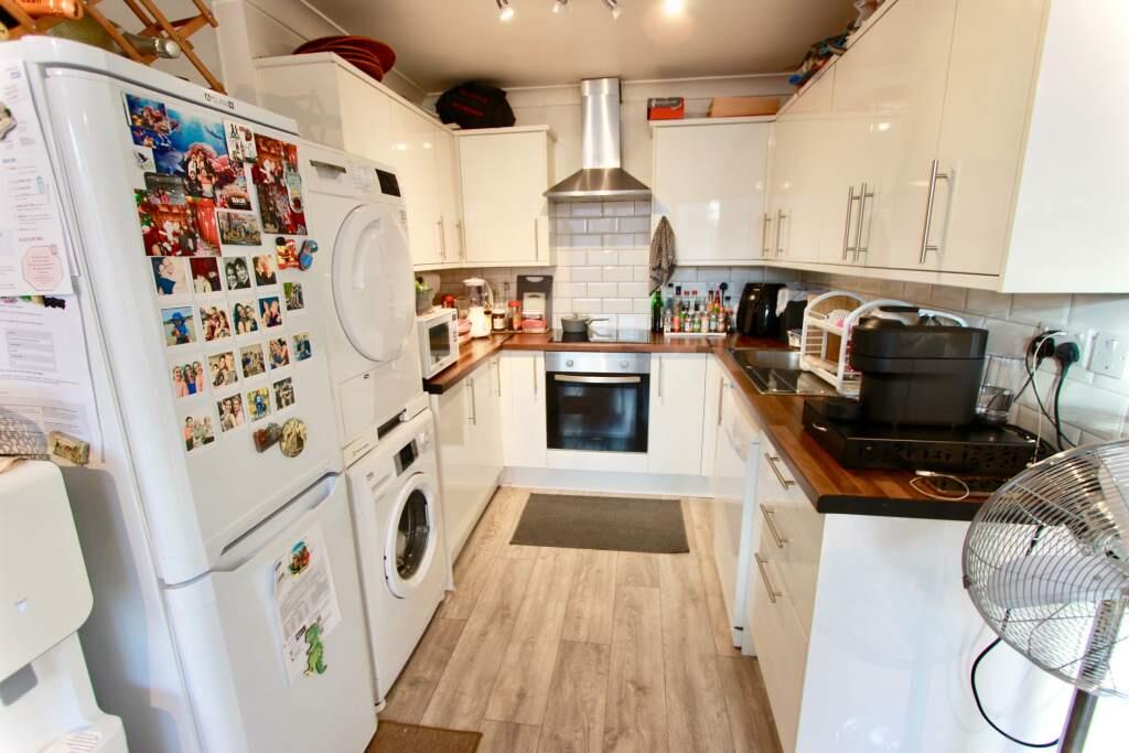 Main image of property: High Road, London, N12