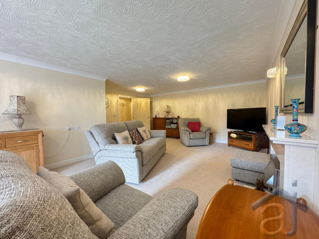 Apartment in Sefton, Liverpool City Region - View 4