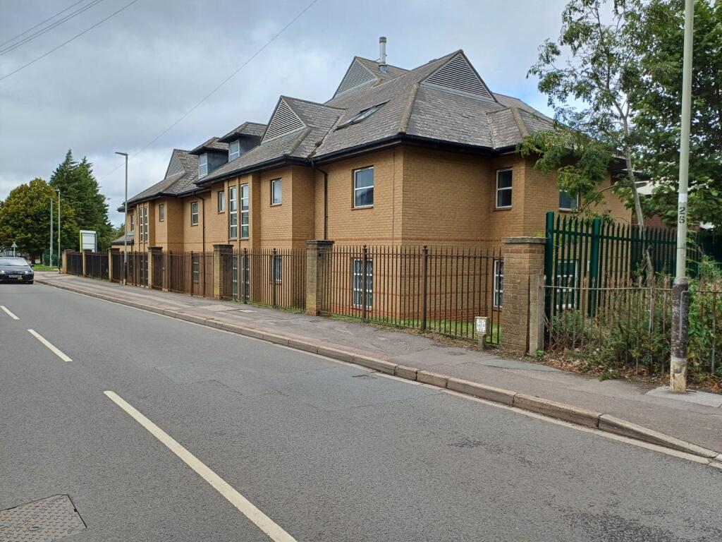 House in Gloucester - View 3