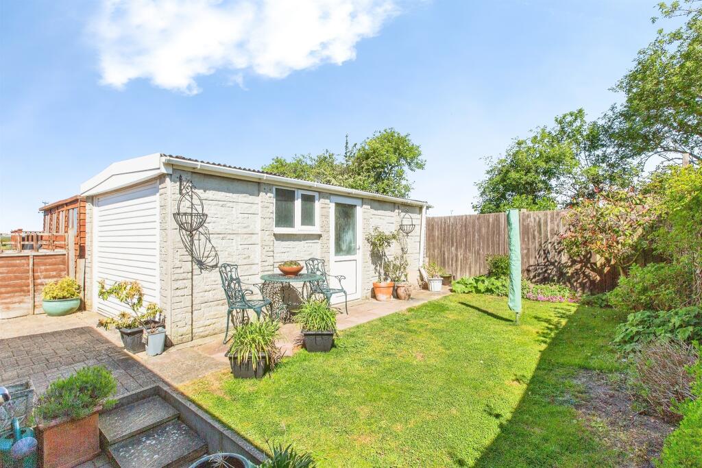 House in Kettering, Ringstead - View 6